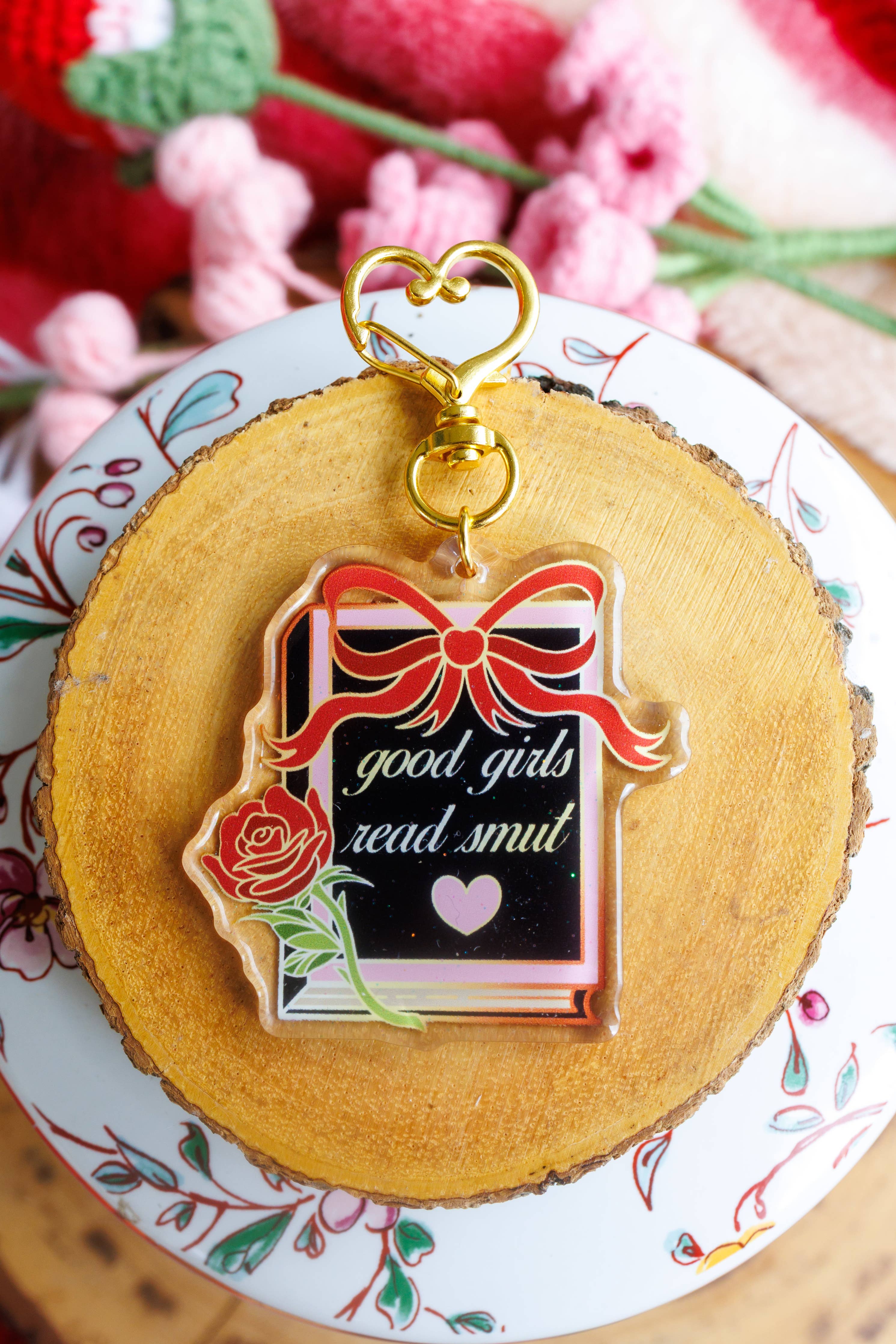 Pinstory - "Good Girls Read Smut" Keychain/Kindle Charm